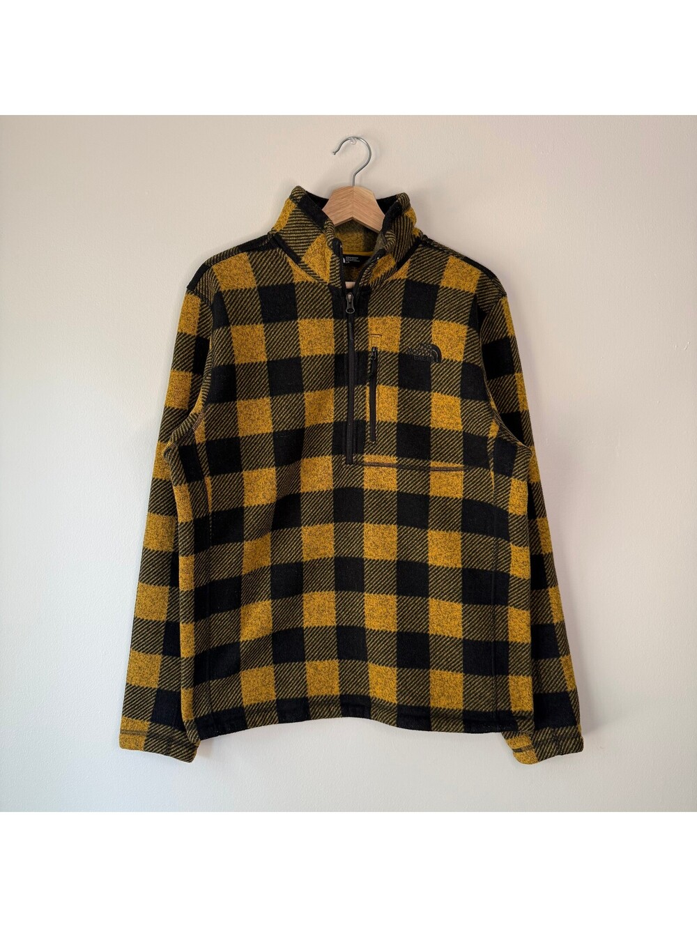 The North Face Gordon Lyons Fleece 1/4 Zip Pullover Buffalo Plaid Sweater